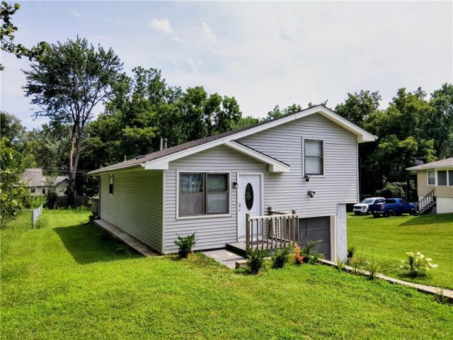 Homes for Sale in Kansas City, MO 64118 | 2403 NE Vivion Road