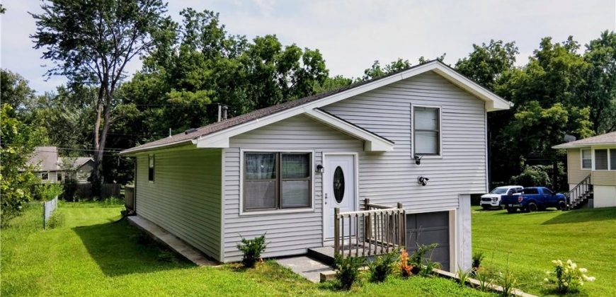 Homes for Sale in Kansas City, MO 64118 | 2403 NE Vivion Road