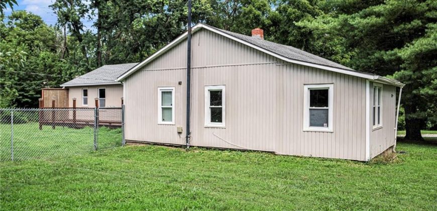 Homes for Sale in Liberty, MO 64068 | 528 E Arthur Street