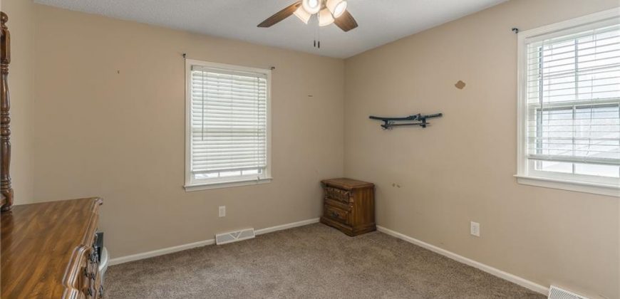 Homes for Sale in Parkville, MO 64152 | 10100 NW Mirror Lake Court