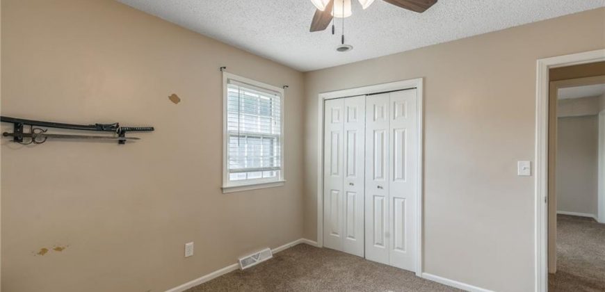 Homes for Sale in Parkville, MO 64152 | 10100 NW Mirror Lake Court