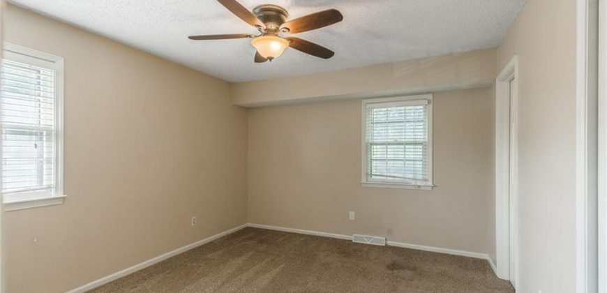 Homes for Sale in Parkville, MO 64152 | 10100 NW Mirror Lake Court