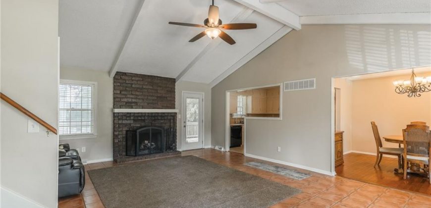 Homes for Sale in Parkville, MO 64152 | 10100 NW Mirror Lake Court