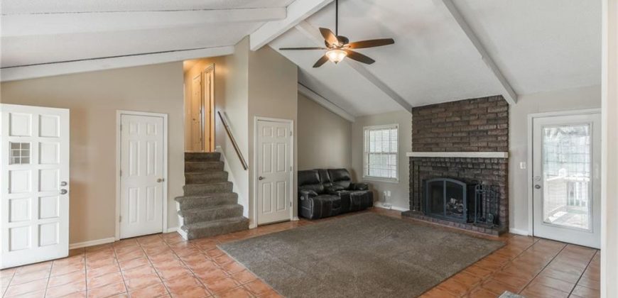 Homes for Sale in Parkville, MO 64152 | 10100 NW Mirror Lake Court