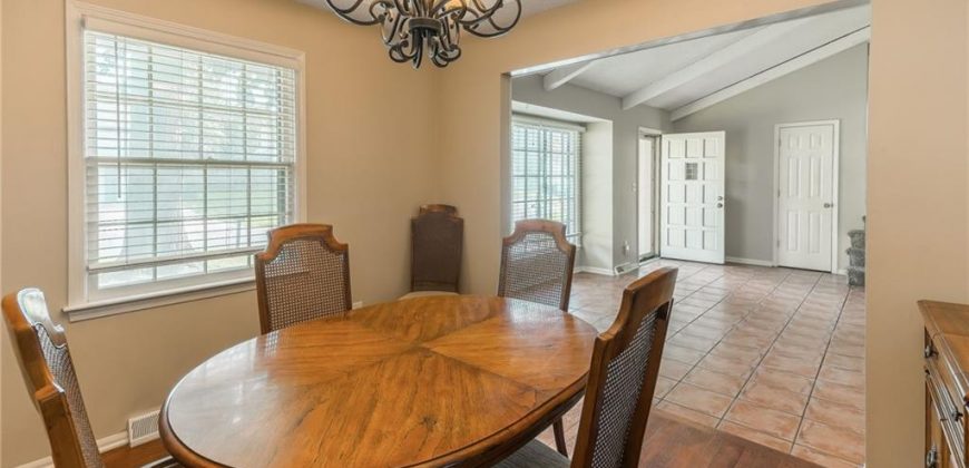 Homes for Sale in Parkville, MO 64152 | 10100 NW Mirror Lake Court
