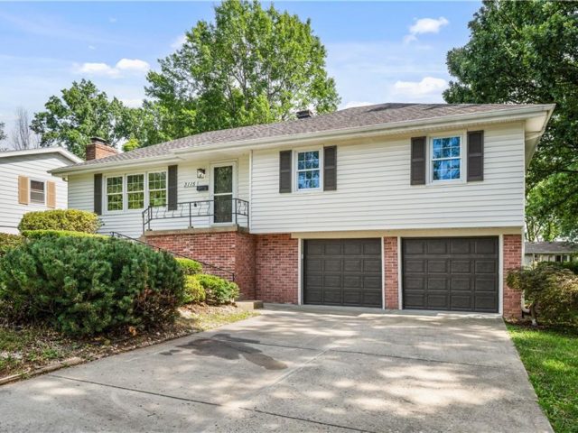 Homes for Sale in Kansas City, MO 64119 | 3115  NE 67th Street