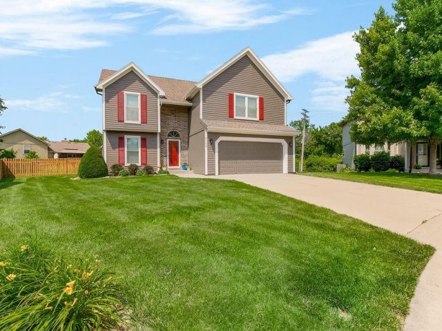 Homes for Sale in Kansas City, MO 64152 | 8104 NW 80th Street