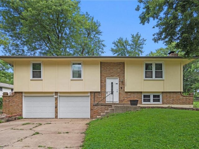 Homes for Sale in Platte City, MO 64079 | 11790  Flint Street
