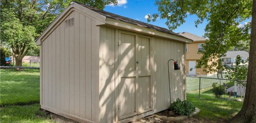 Homes for Sale in Gladstone, MO 64118 | 403 NW 73rd Street