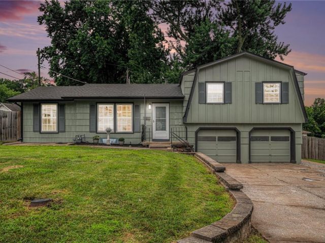 Homes for Sale in Gladstone, MO 64118 | 1603 NE 63rd Street