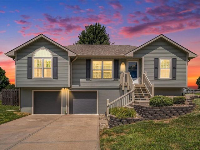 Homes for Sale in Smithville, MO 64089 | 806  Sunflower Street