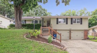 Homes for Sale in Gladstone, MO 64118 | 5217 N Wyandotte Street
