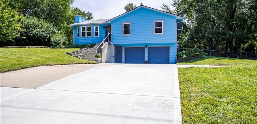 Homes for Sale in Kansas City, MO 64155 | 707 NE Cookingham Drive