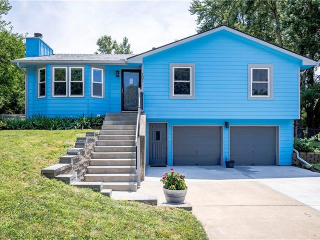 Homes for Sale in Kansas City, MO 64155 | 707 NE Cookingham Drive