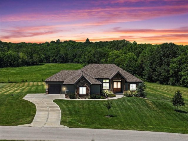 Homes for Sale in Smithville, MO 64089 | 14290  Cattle Ranch Drive