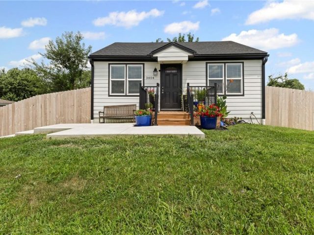 Homes for Sale in Gladstone, MO 64119 | 3404 NE 72nd Street