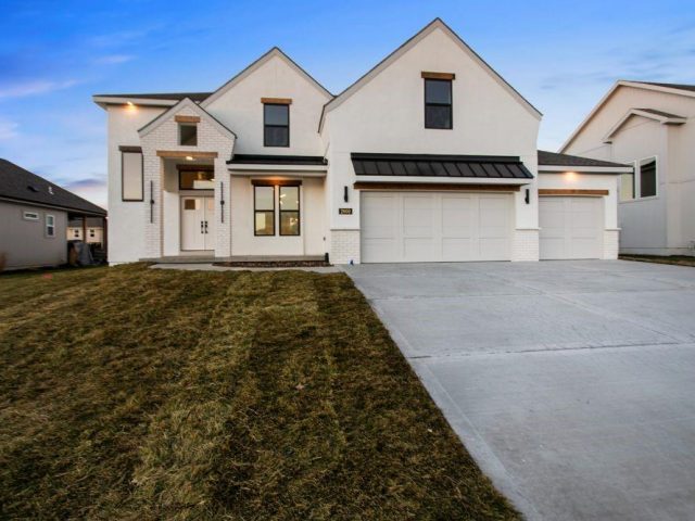 Homes for Sale in Kansas City, MO 64155 | 1112 NW 95 Terrace
