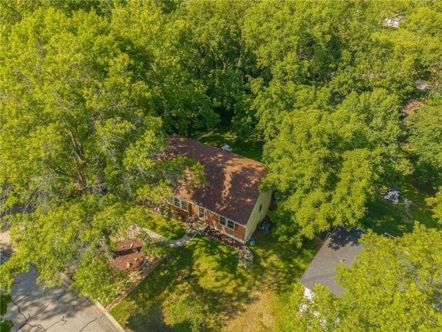 Homes for Sale in Parkville, MO 64152 | 6607  QUAIL RUN Drive