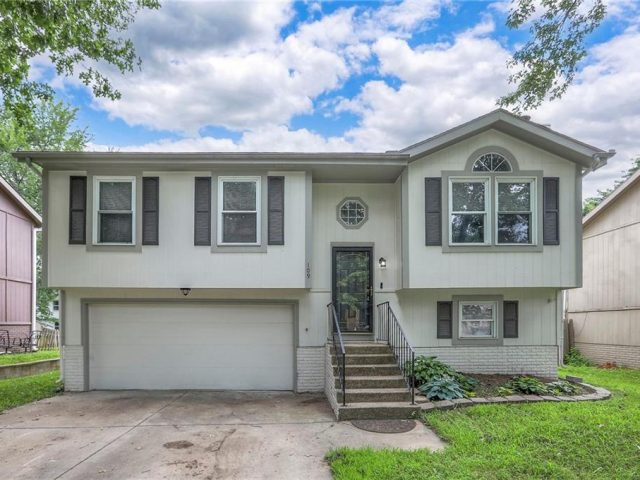 Homes for Sale in Kansas City, MO 64155 | 109 NW 111th Terrace