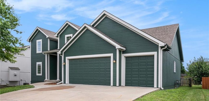 Homes for Sale in Kansas City, MO 64157 | 7907  111th Street