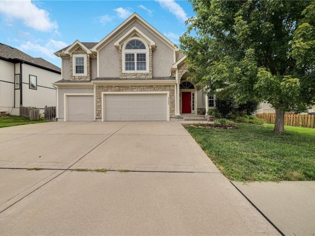 Homes for Sale in Kearney, MO 64060 | 2102  Victory Lane