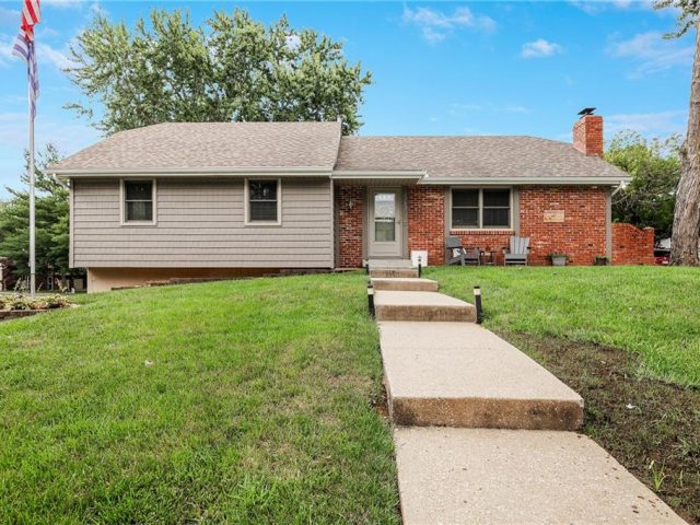 Homes for Sale in Kansas City, MO 64118 | 1213 NE 73rd Street