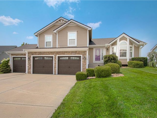 Homes for Sale in Kansas City, MO 64155 | 11920 N Tracy Avenue
