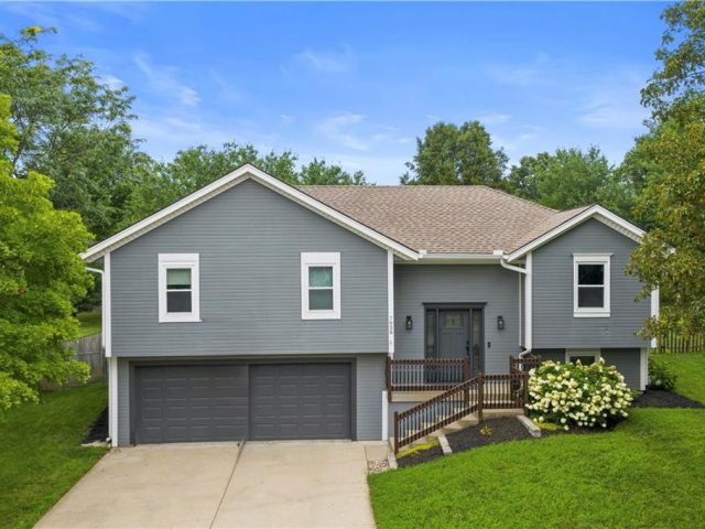 Homes for Sale in Kansas City, MO 64152 | 7938 NW 74th Street