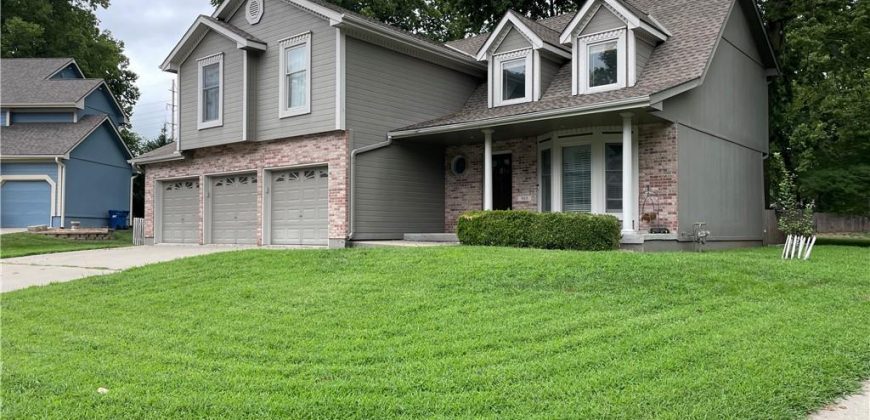 Homes for Sale in Liberty, MO 64068 | 900  White Oak Lane