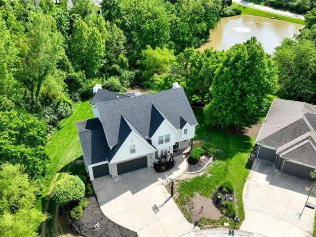 Homes for Sale in Parkville, MO 64152 | 10223  River Hills Court