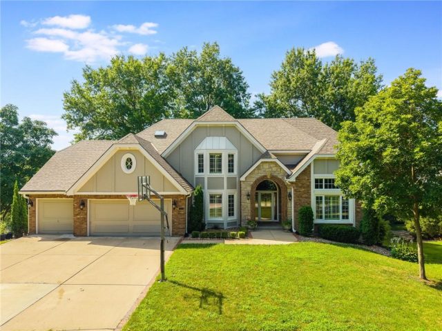 Homes for Sale in Liberty, MO 64068 | 1105  Guinevere Drive
