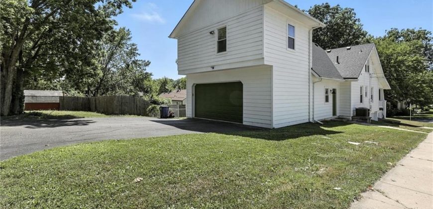 Homes for Sale in Liberty, MO 64068 | 101 S Fairview Avenue