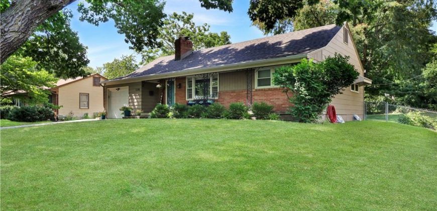 Homes for Sale in Gladstone, MO 64118 | 1206 NE 65th Street