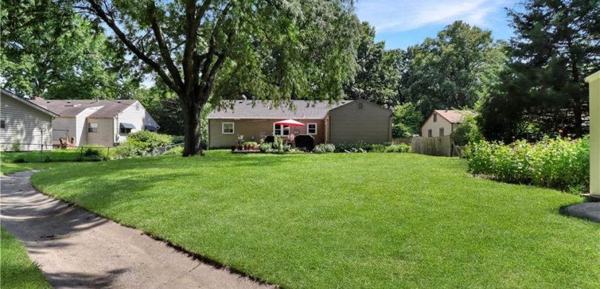 Homes for Sale in Gladstone, MO 64118 | 1206 NE 65th Street