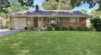 Homes for Sale in Gladstone, MO 64118 | 1206 NE 65th Street