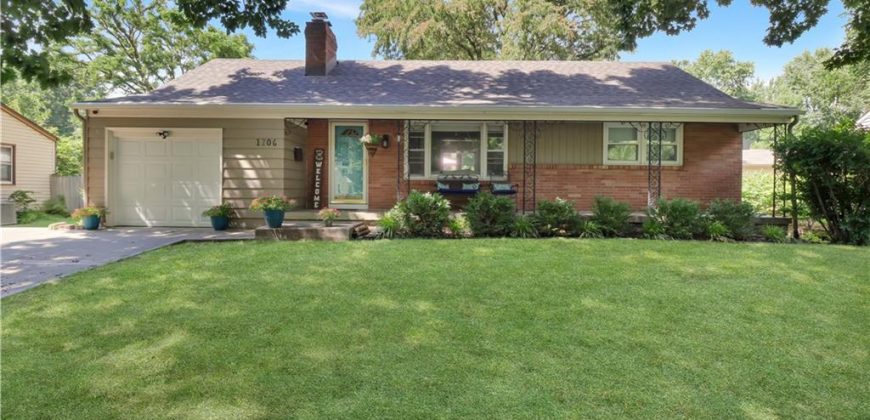 Homes for Sale in Gladstone, MO 64118 | 1206 NE 65th Street
