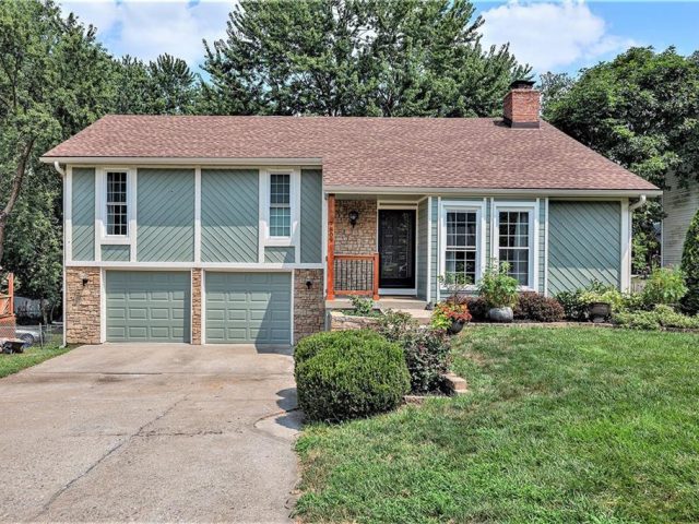 Homes for Sale in Kansas City, MO 64118 | 7809 N Michigan Avenue