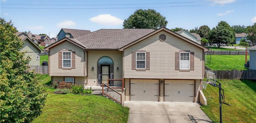 Homes for Sale in Kansas City, MO 64155 | 11705 N Charlotte Street