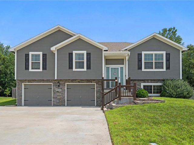 Homes for Sale in Smithville, MO 64089 | 19205 NE Switchgrass Drive