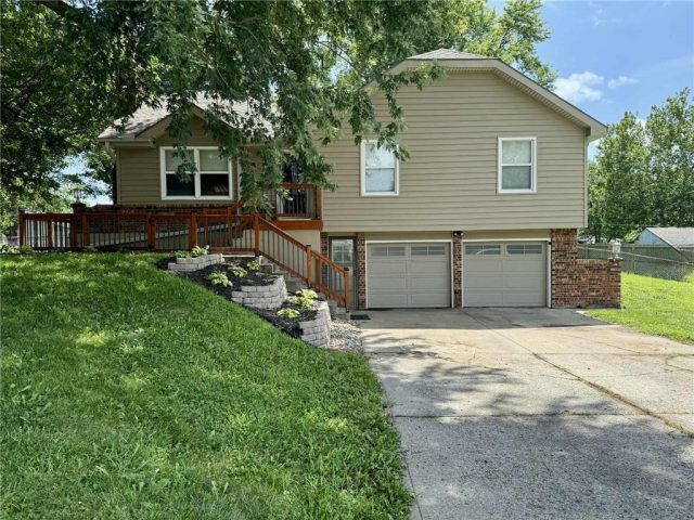 Homes for Sale in Kansas City, MO 64155 | 1019 NE 114th Terrace