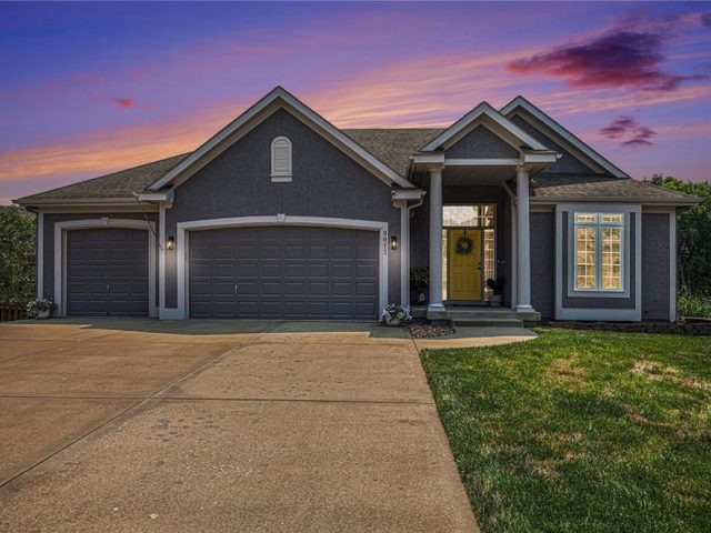 Homes for Sale in Kansas City, MO 64156 | 9013 N Kansas Court
