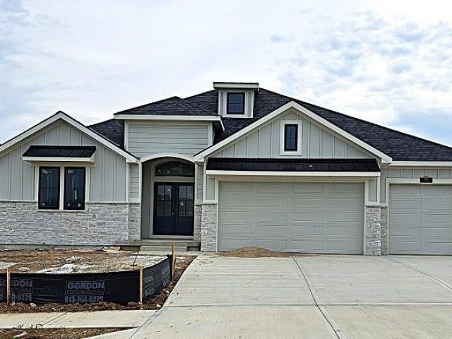 Homes for Sale in Kansas City, MO 64157 | 8716 N LEWIS Avenue