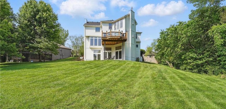 Homes for Sale in Parkville, MO 64152 | 10223  River Hills Court
