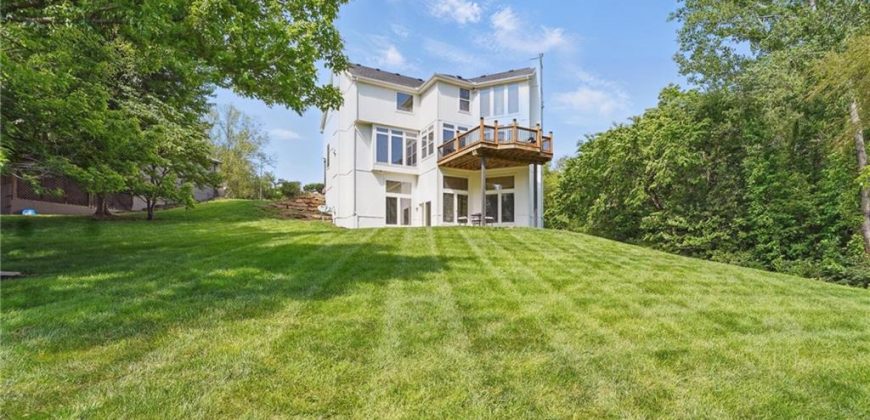 Homes for Sale in Parkville, MO 64152 | 10223  River Hills Court