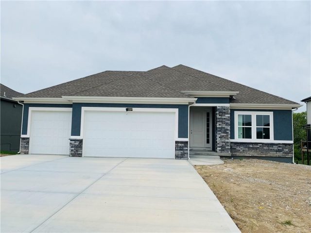 Homes for Sale in Kansas City, MO 64155 | 10504 N Mulberry Street