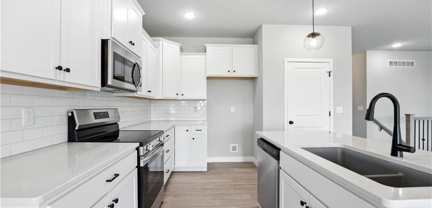 Homes for Sale in Kansas City, MO 64154 | 3013 NW 95th Terrace