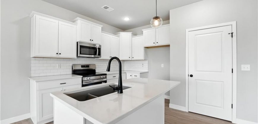 Homes for Sale in Kansas City, MO 64154 | 3013 NW 95th Terrace
