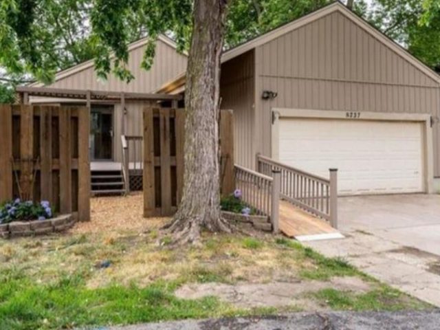 Homes for Sale in Kansas City, MO 64151 | 8237 N Chatham Avenue