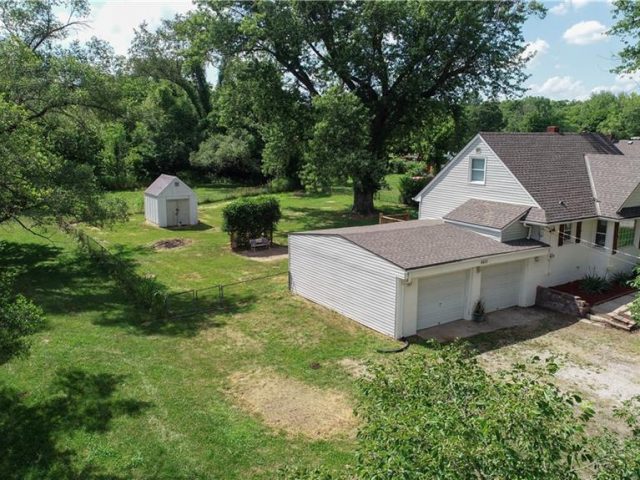 Homes for Sale in Kansas City, MO 64151 | 6610 NW Waukomis Drive
