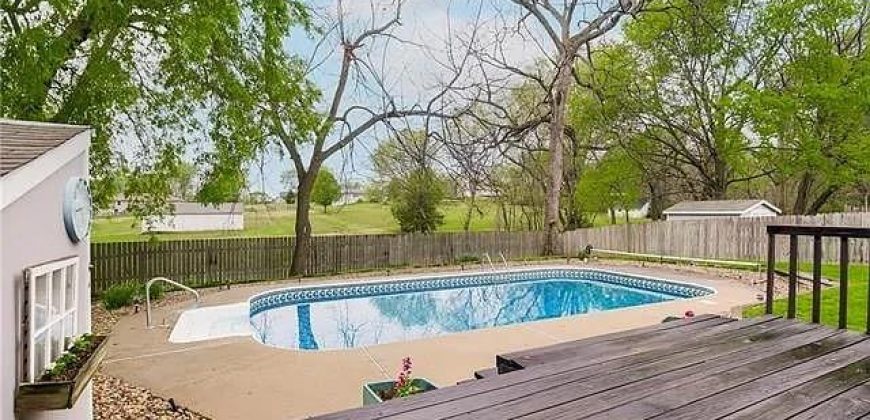 Homes for Sale in Pleasant Valley, MO 64068 | 7008  Michael Lane